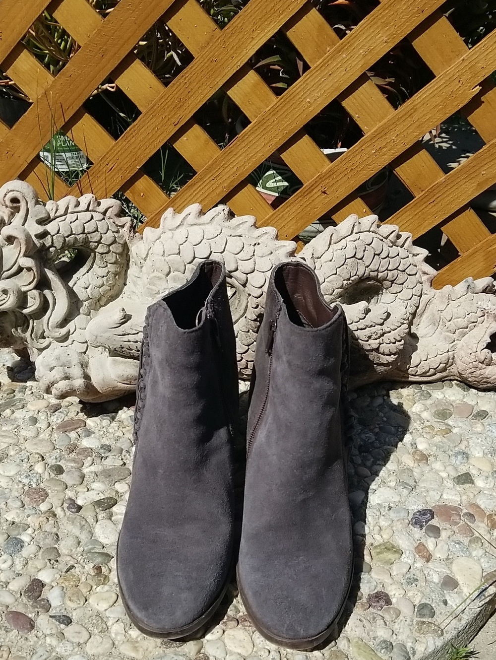 Kenneth Cole Reaction Women's Putty Gray Suede Fringe Ankle Boots - Size  8.5 - Picture 3 of 7